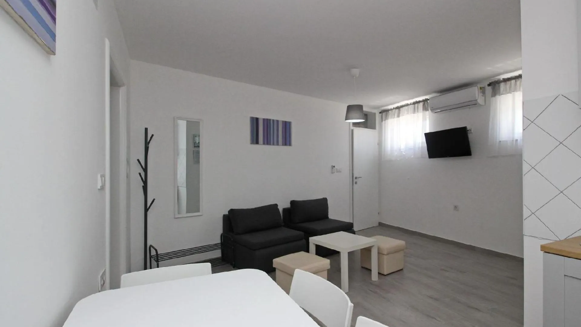 Wohnung In Baska Mit Terrasse